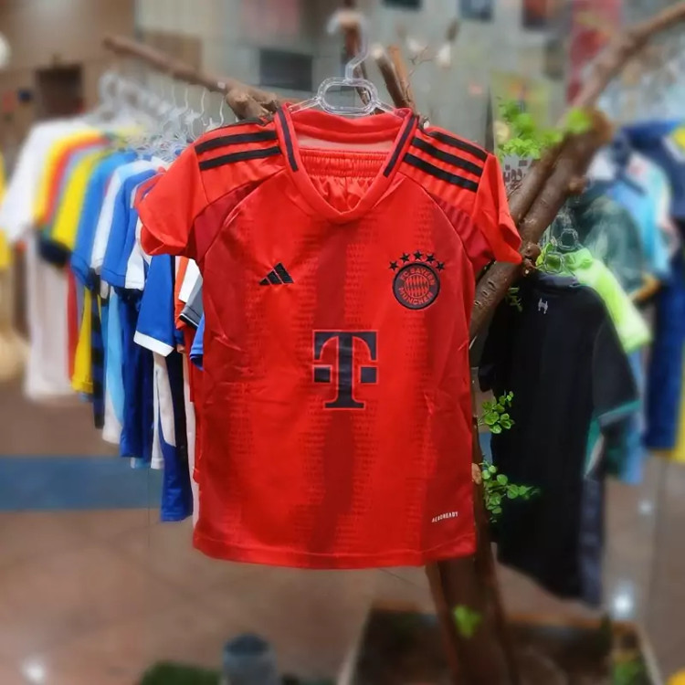 خرید ست باشگاهی بایرن مونیخ
