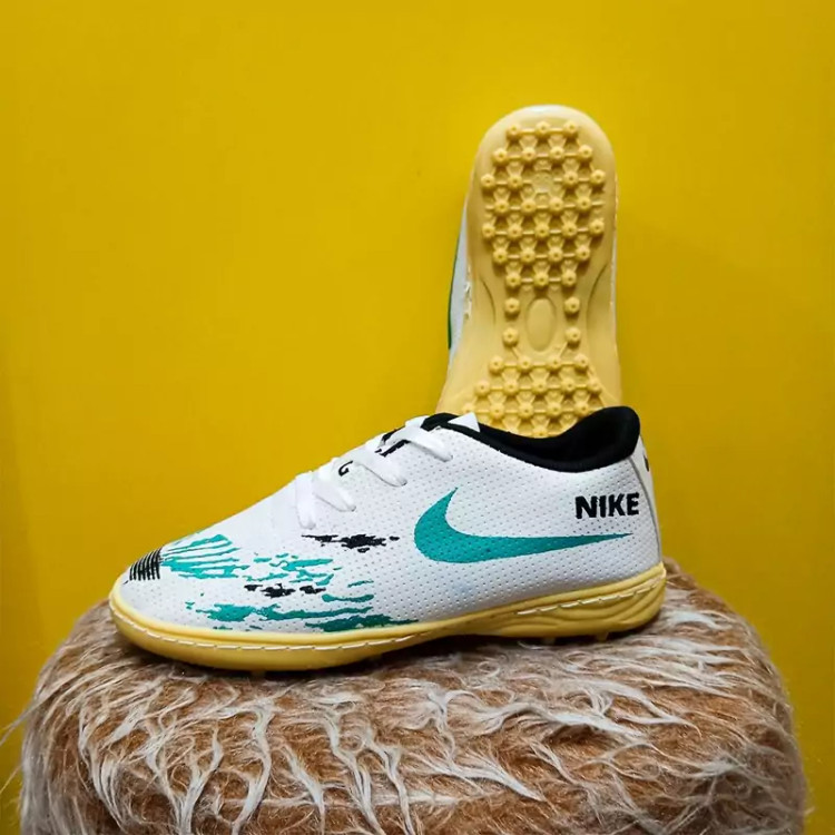 خرید کفش ورزشی بچگانه استوک ریز