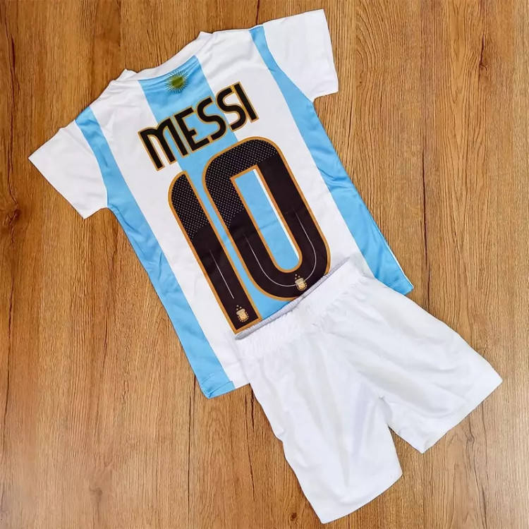 خرید ست ورزشی بچگانه تیم ملی آرژانتین مسی با جوراب