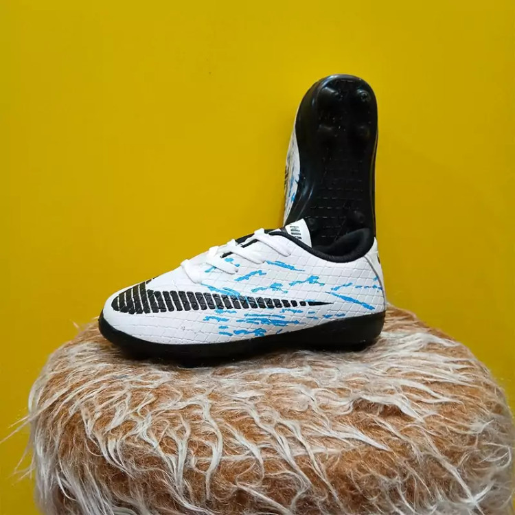 خرید کفش چمنی بچگانه استوک دار