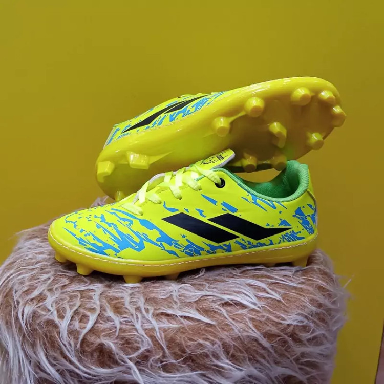 خرید کفش چمنی