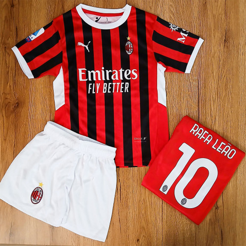 ست فوتبالی آث میلان