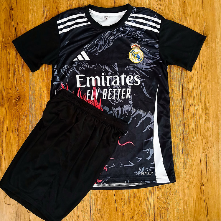 کیت فوتبال رئال مادرید طرح دراگون مشکی